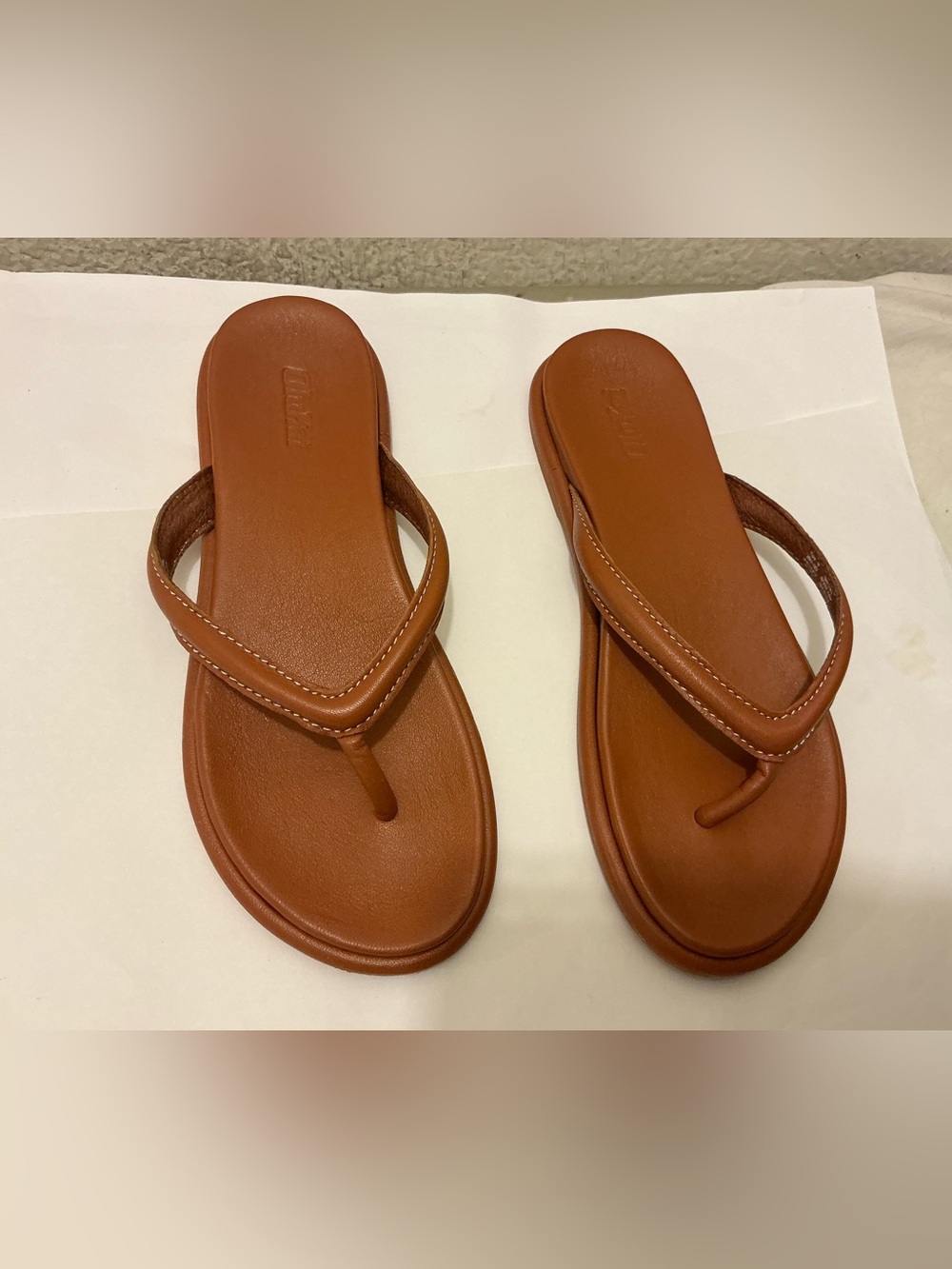 OluKai Brown Tiare Leather Flip Flop Sandals $120 - Picture 2 of 6